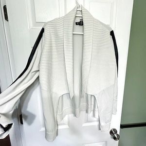 🔥 Tuxedo sweater jacket with leather arms